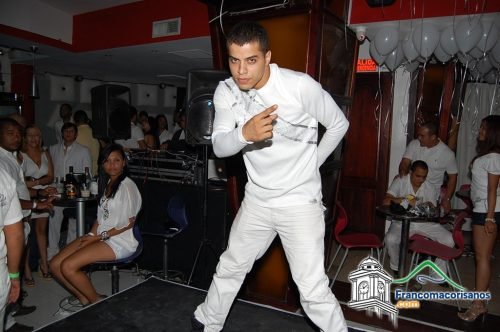 tbt 23 abril 2026 Sensation White 2009 18